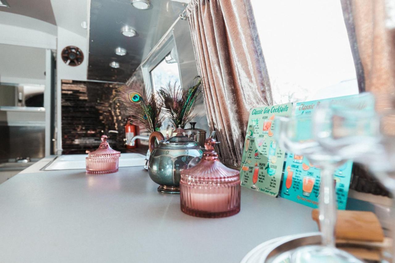 Silver Airstream Glamping & Rental Чічестер Екстер'єр фото