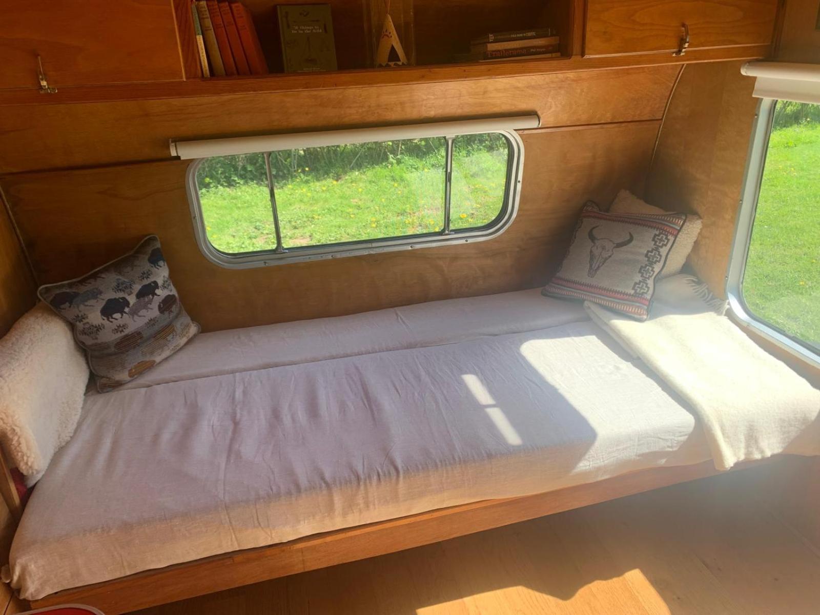 Silver Airstream Glamping & Rental Чічестер Екстер'єр фото