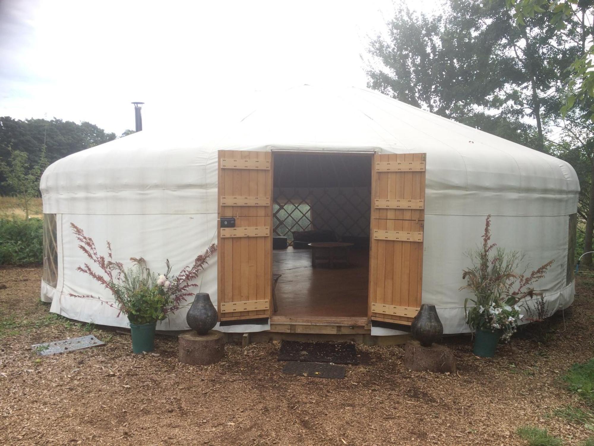 Silver Airstream Glamping & Rental Чічестер Екстер'єр фото