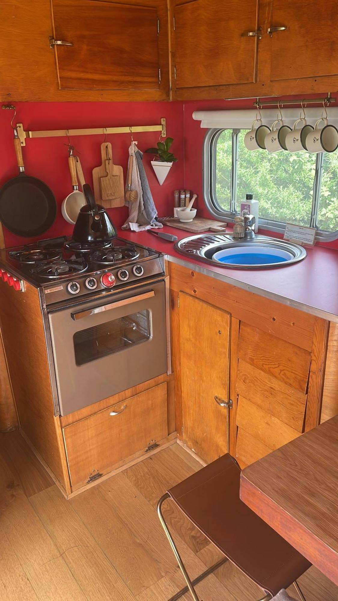 Silver Airstream Glamping & Rental Чічестер Екстер'єр фото
